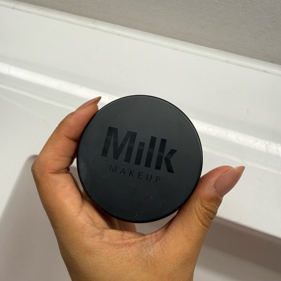 Milk Makeup Other - Milk setting powder in translucent